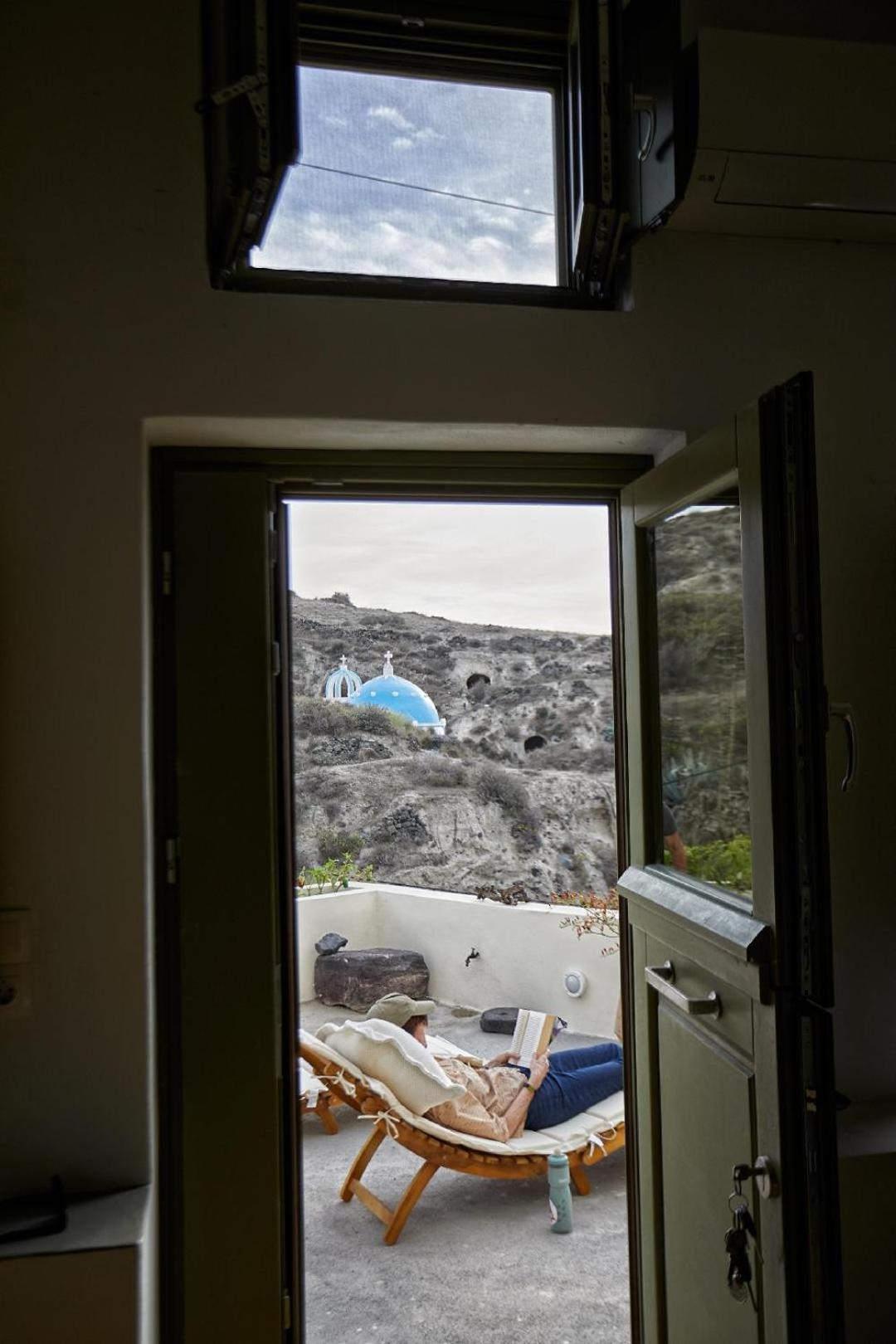 הוילה תירסיה Agrilia Secluded Cave House מראה חיצוני תמונה