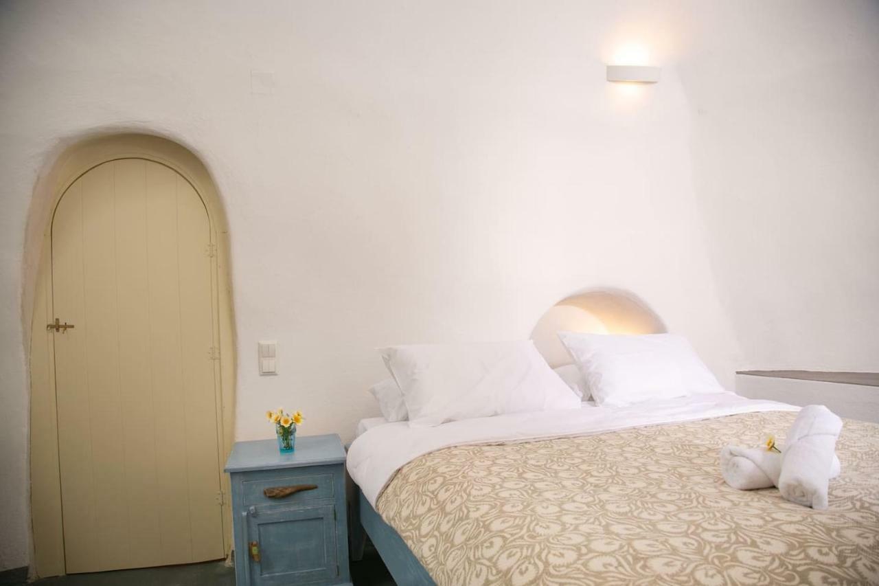 הוילה תירסיה Agrilia Secluded Cave House מראה חיצוני תמונה