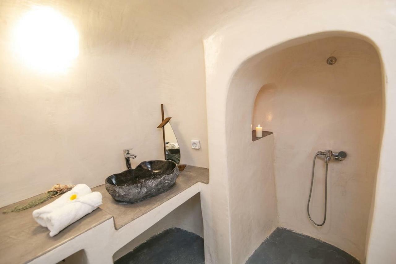 הוילה תירסיה Agrilia Secluded Cave House מראה חיצוני תמונה