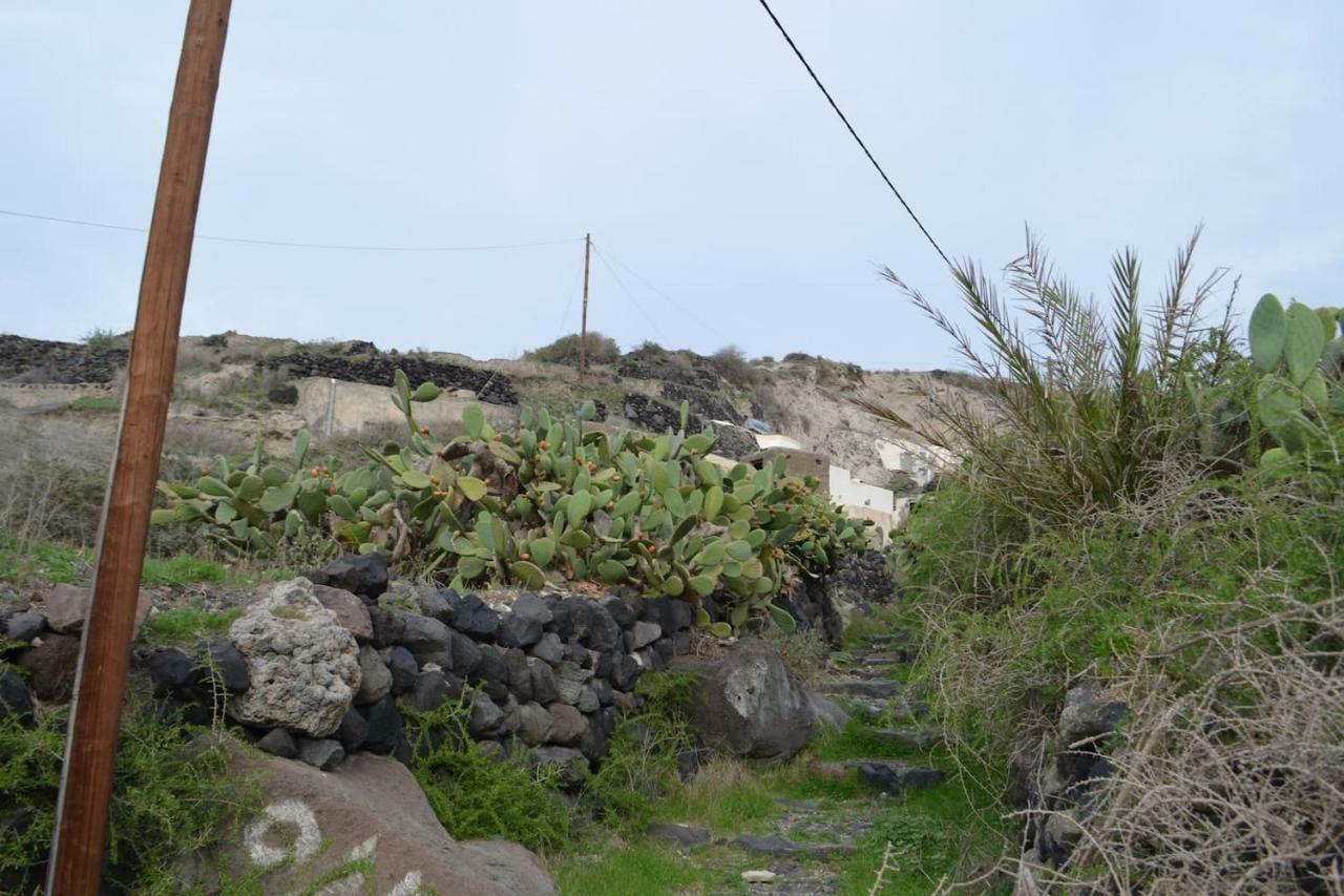 הוילה תירסיה Agrilia Secluded Cave House מראה חיצוני תמונה