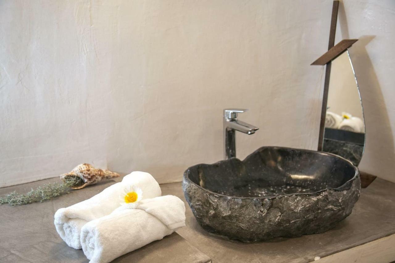 הוילה תירסיה Agrilia Secluded Cave House מראה חיצוני תמונה