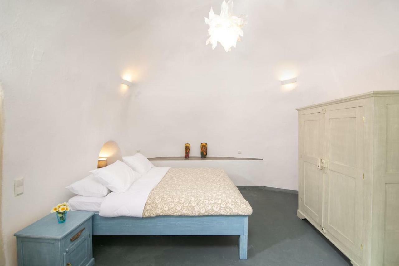 הוילה תירסיה Agrilia Secluded Cave House מראה חיצוני תמונה