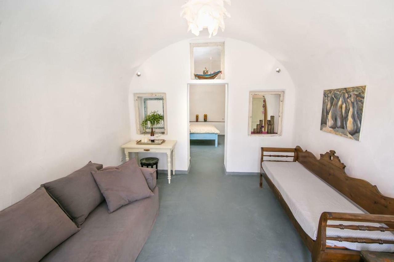הוילה תירסיה Agrilia Secluded Cave House מראה חיצוני תמונה
